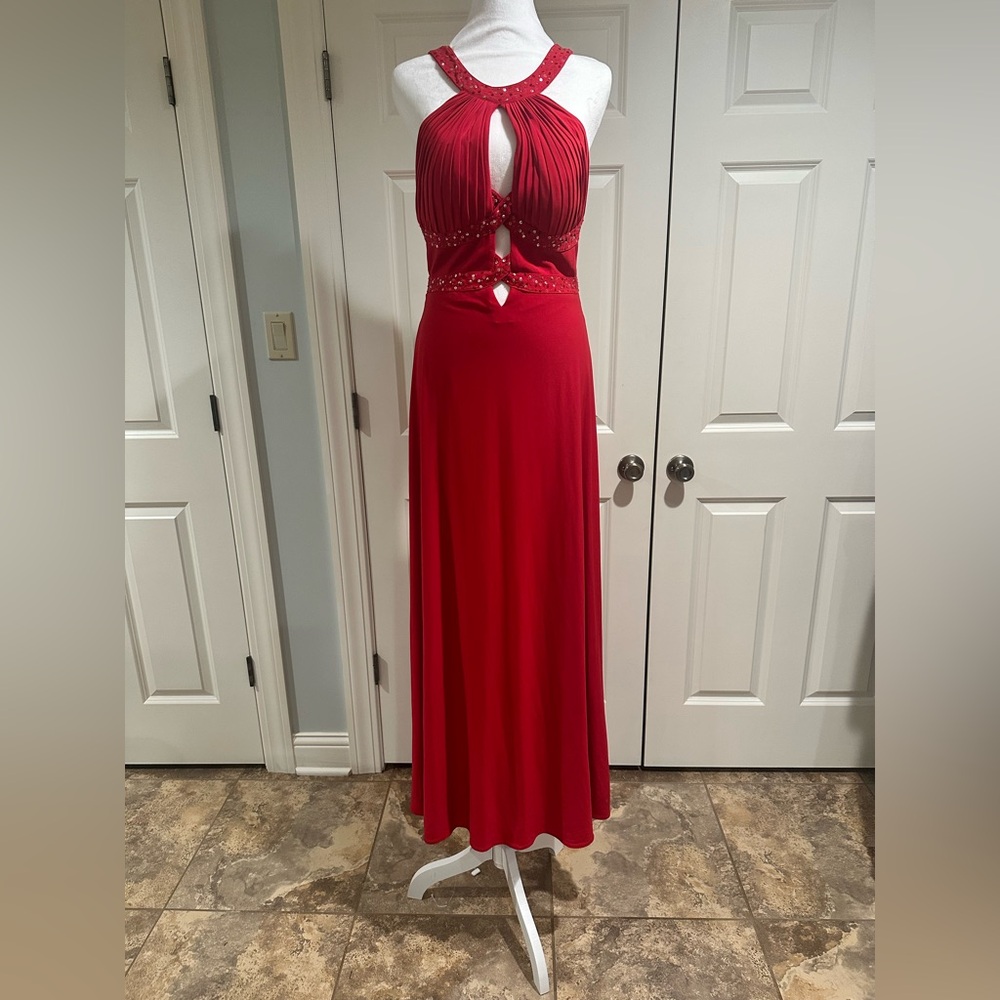 Morgan & Co. Striking Red Prom Dress